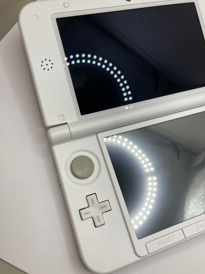 Nintendo 3DS XL - Pink and White